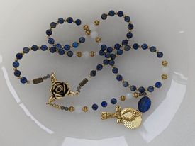 Collier d'un rosaire bleu - Normandie